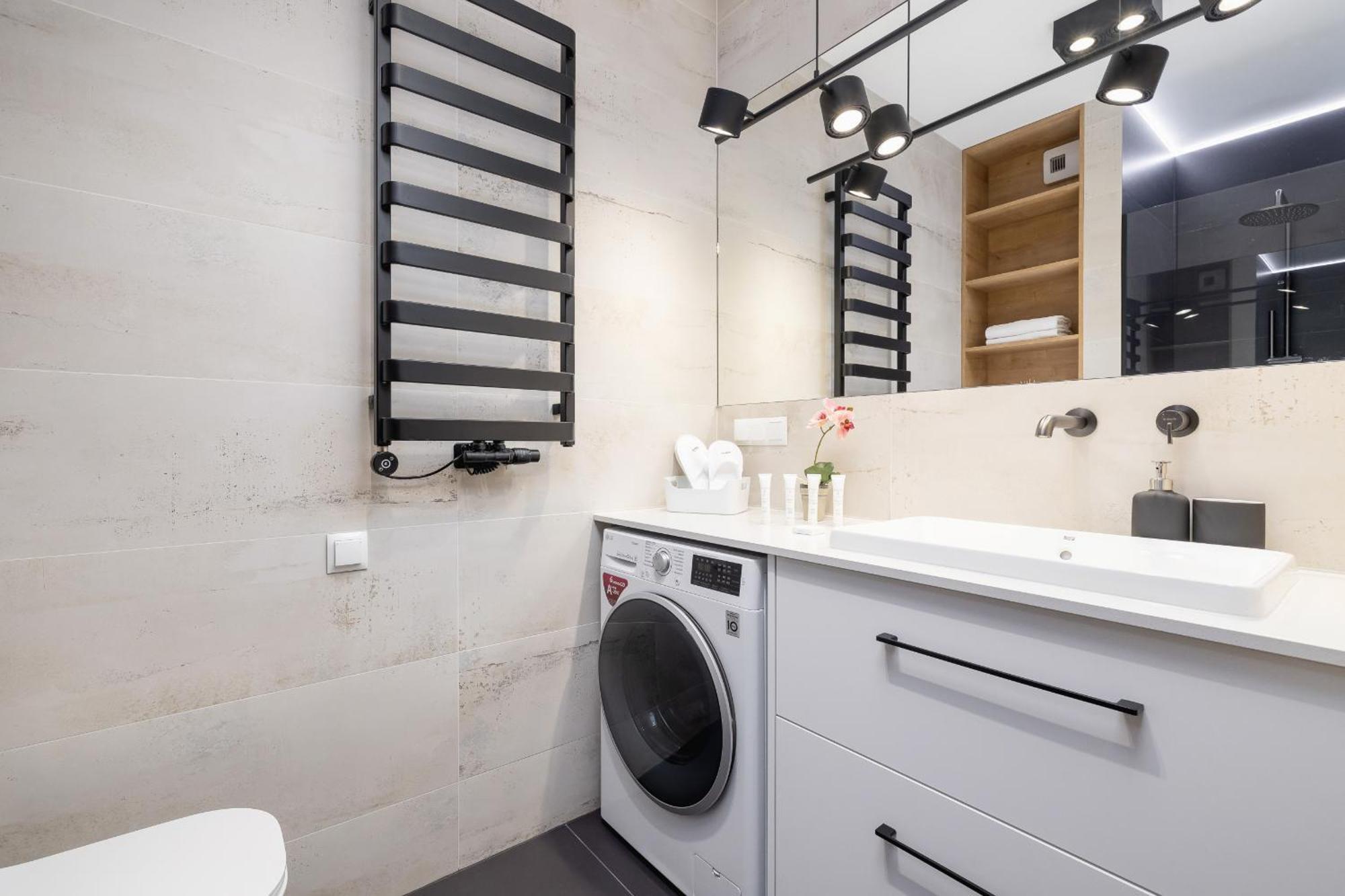 Bright Apartment In Krakow With Garden, Air Conditioning, Parking And Desk By Renters Prestige Exterior foto