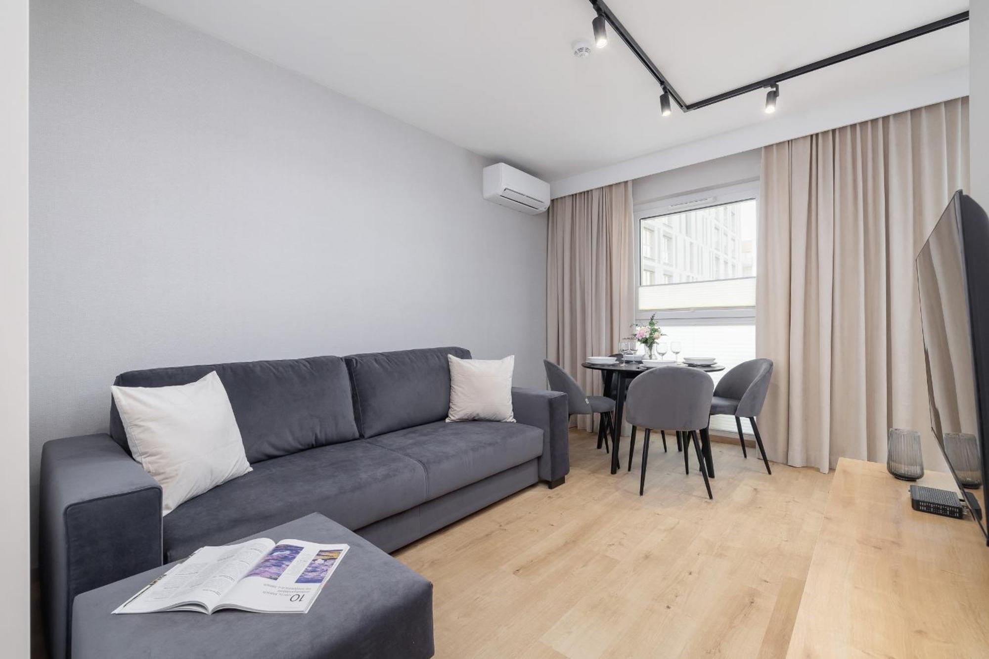 Bright Apartment In Krakow With Garden, Air Conditioning, Parking And Desk By Renters Prestige Exterior foto