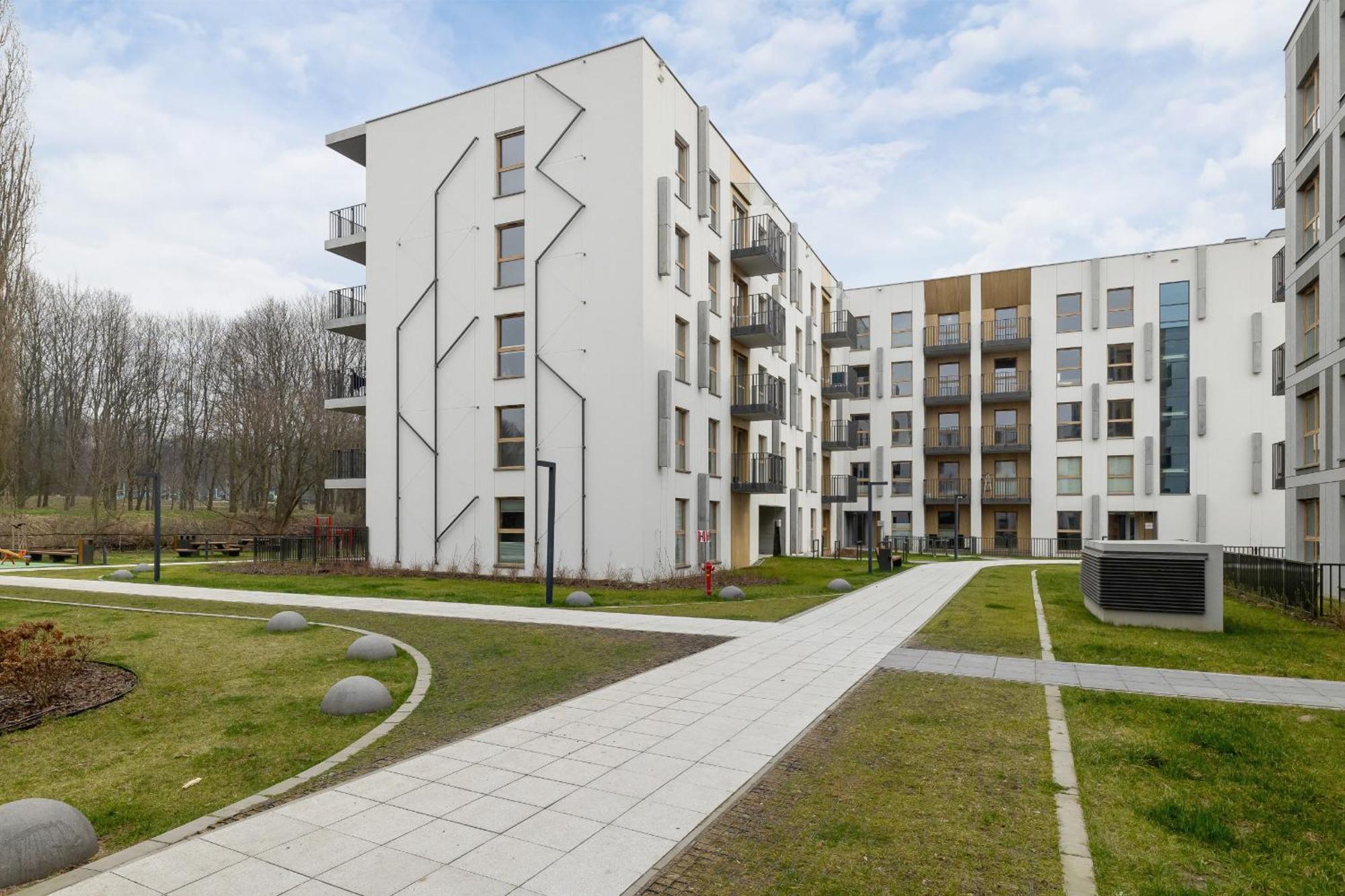 Bright Apartment In Krakow With Garden, Air Conditioning, Parking And Desk By Renters Prestige Exterior foto